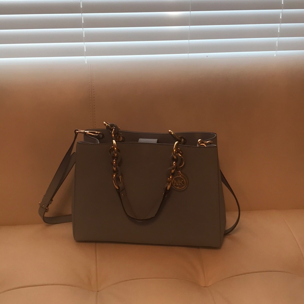 Medium Purse
